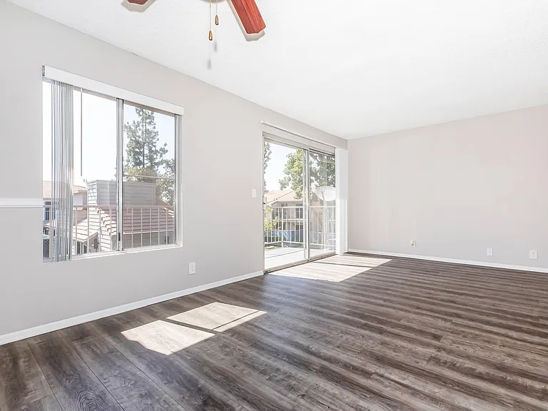 Sierra Vista — Photo 28