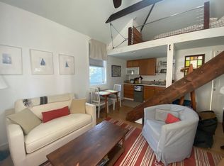 5 Whitwell Pl, Newport, RI 02840