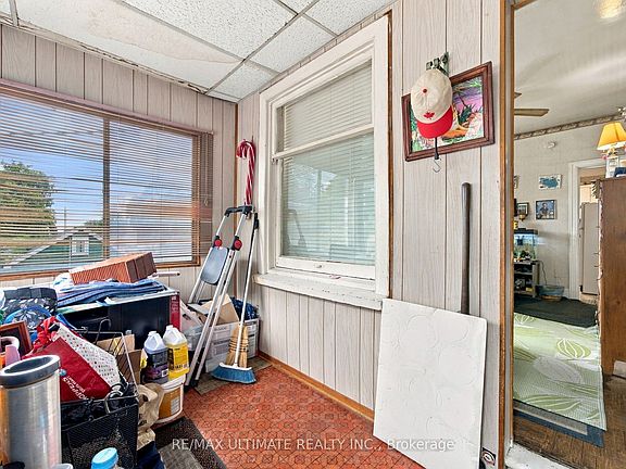 4th image of 426 Woodfield Rd