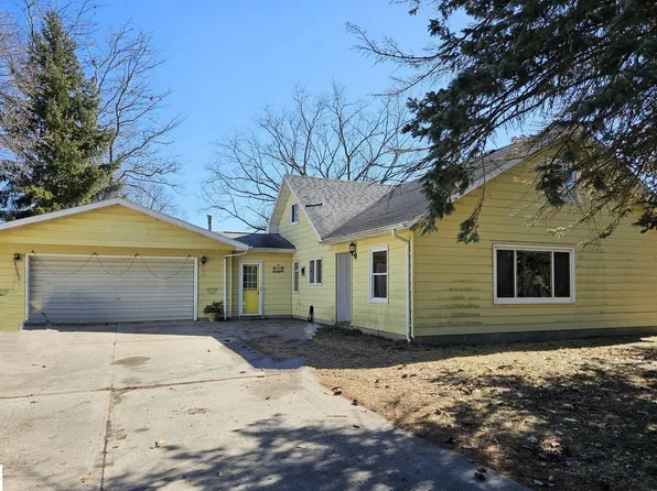 217 8th Ave, Tawas City, MI 48763