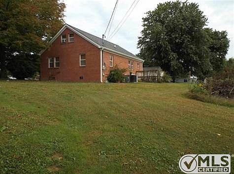 3rd image of 190 Lincoln Ave