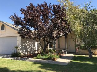 1490 River Bluff Dr, Reedley, CA 93654