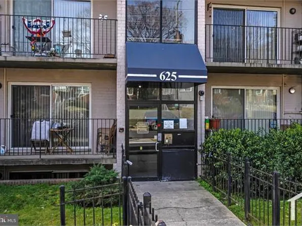 625 Chesapeake St SE #205, Washington, DC 20032