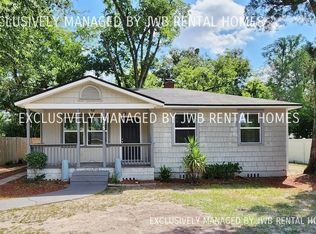 835 Gardenia Ln, Jacksonville, FL 32208