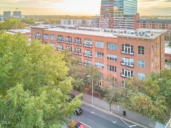 200 S Dawson St APT 303, Raleigh, NC 27601