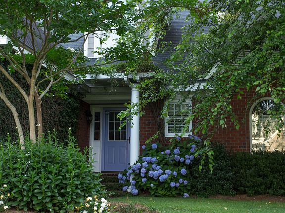 3rd image of 816 Joshua Clay Dr