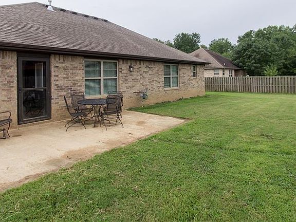 4th image of 2566 Harris Dr