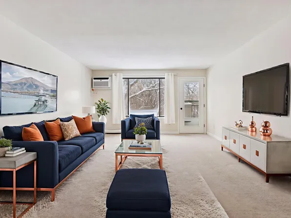 4009 Heritage Hills Dr APT 202, Bloomington, MN 55437