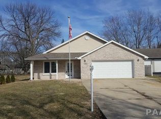 107 Lakewood Ave, East Peoria, IL 61611