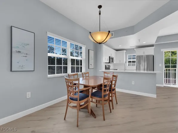 4500 Botanical Place Cir APT 307, Naples, FL 34112