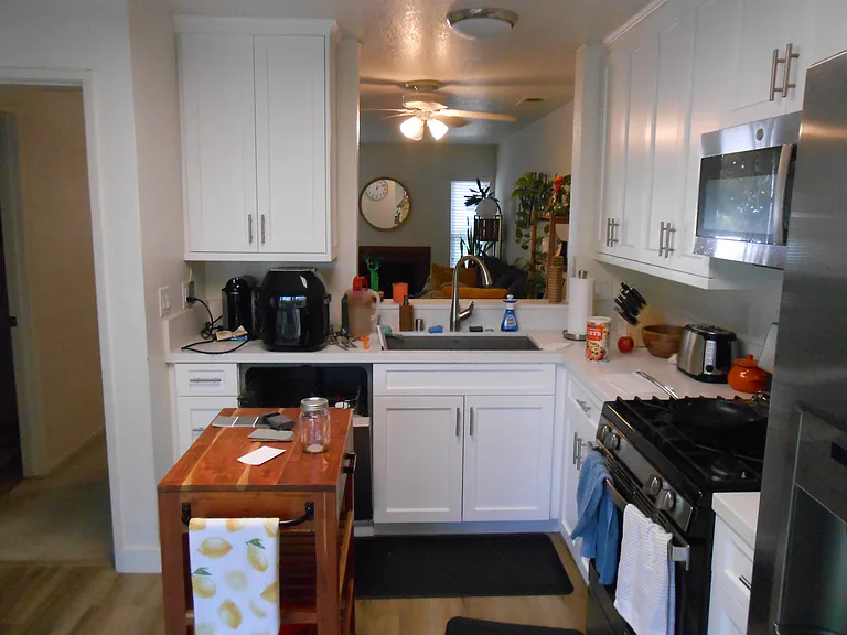 6859 Carnation Dr — Photo 8