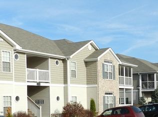 8303 Savannah Springs Ct UNIT 202, Louisville, KY 40219