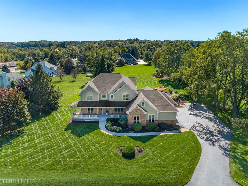 1st image of 2307 Red Oak Ln