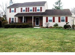 1015 Hawthorne Ln, Fort Washington, PA 19034