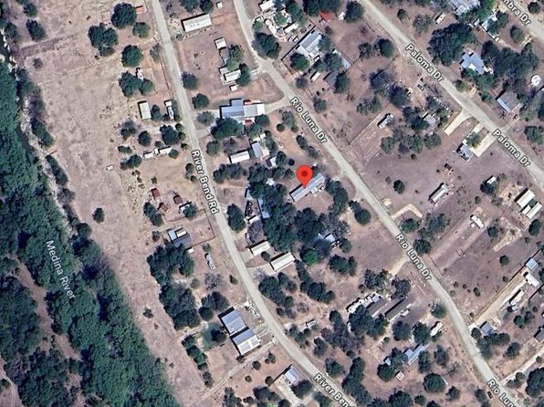 344 Rio Luna, Bandera, TX 78003
