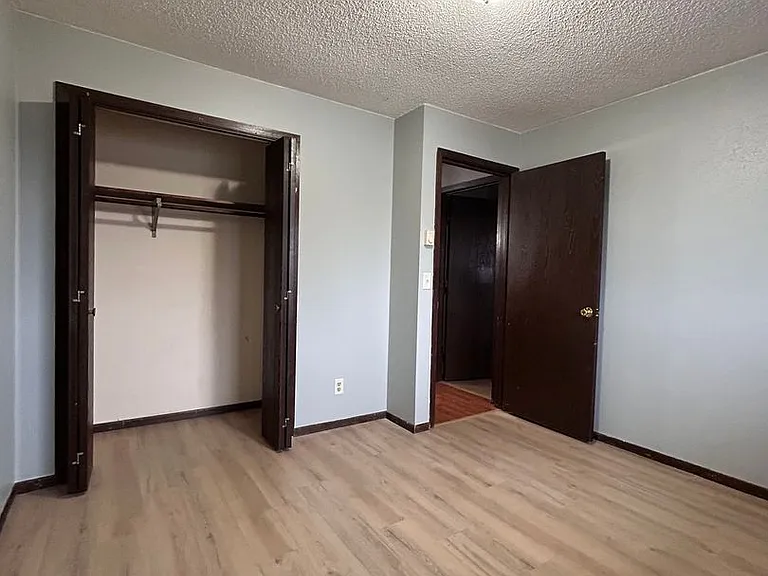 1055 Imperial Cir — Photo 7