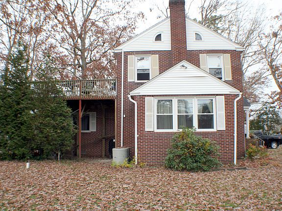 3rd image of 1013-1017 De Hirsch Ave