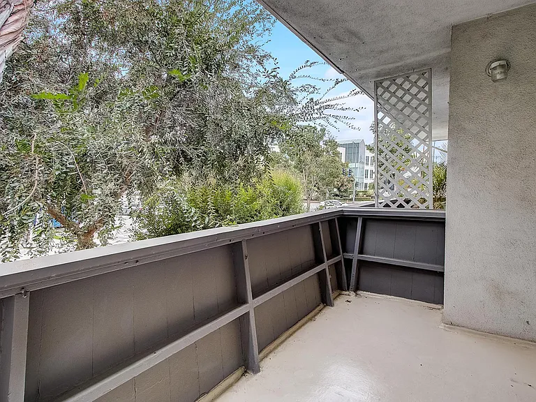 1800 Prosser Ave #9 — Photo 2
