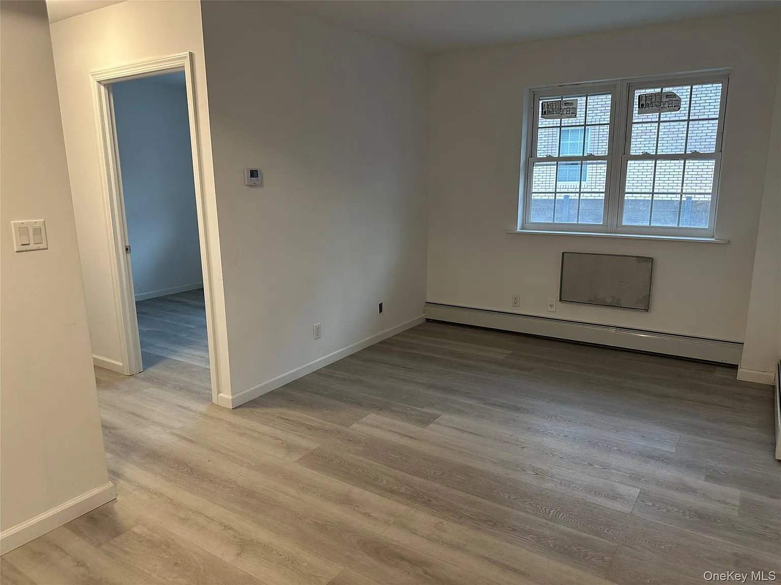 3 bed, 1.0 bath, 820 sqft, $3,250 — Photo 3
