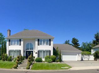 2462 Ash St, North Bend, OR 97459