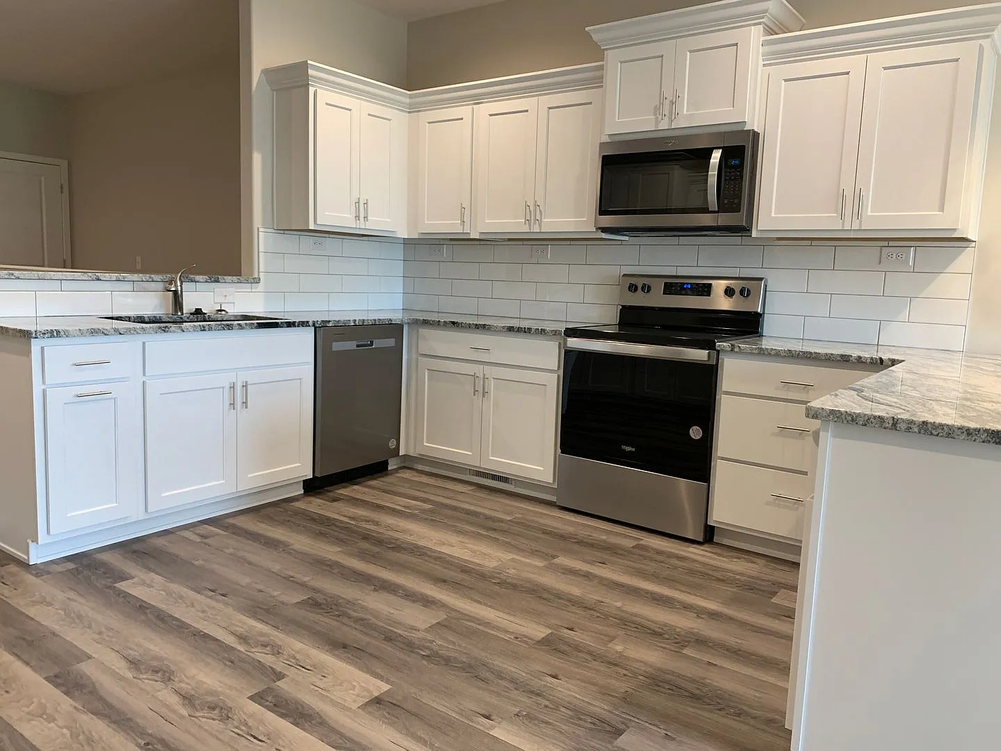 Zero entry ranch townhome with 2 stall garage. Spacious 2 bedrooms with walk in closets, 2.5 bath... — Photo 1