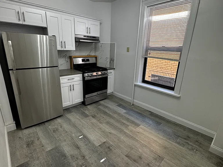 21-43 29th St #2D — Photo 1