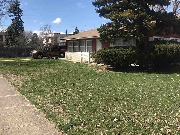 3rd image of 3035 Rexford Dr
