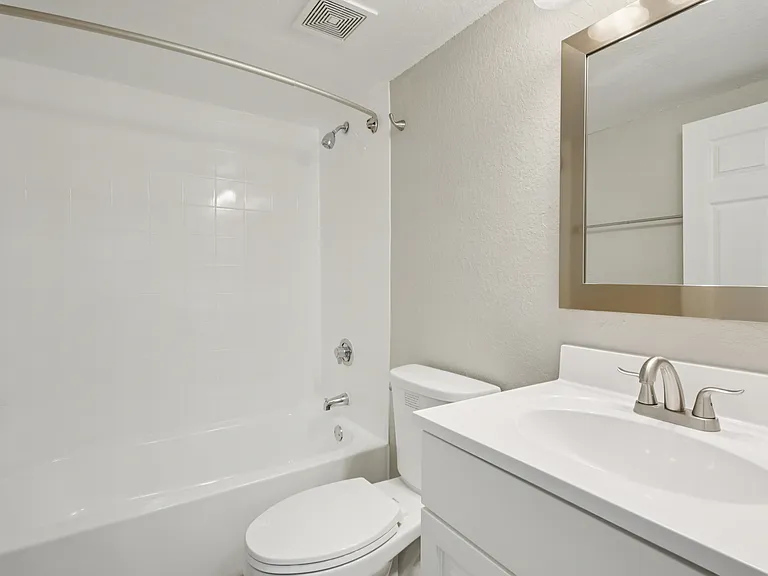 Serenity Lake Apartments — Photo 21