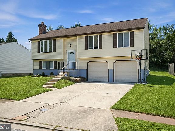 3rd image of 3709 Red Berry Way