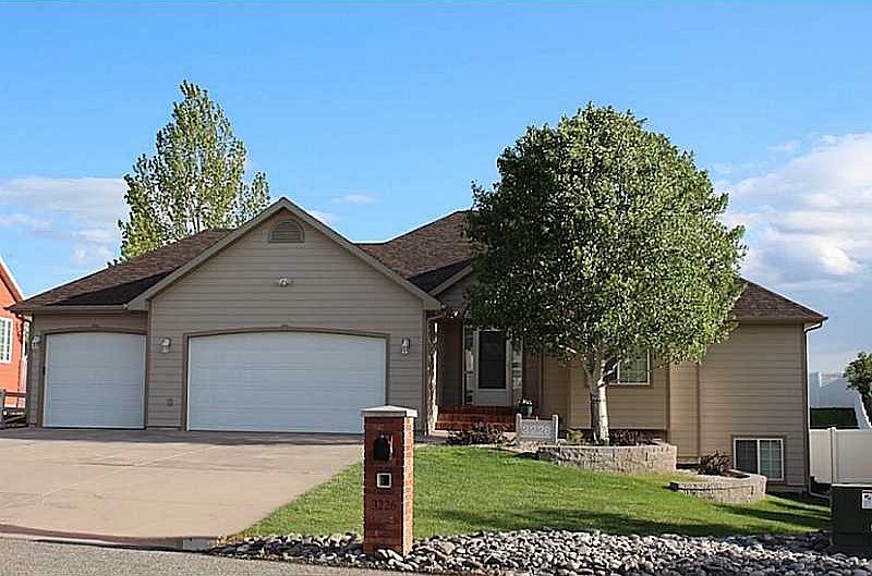 1st image of 3226 Rosemont Way