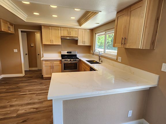 2nd image of 2220 Loma Verde Dr