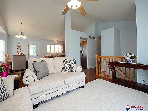 4th image of 6757 S 88th St