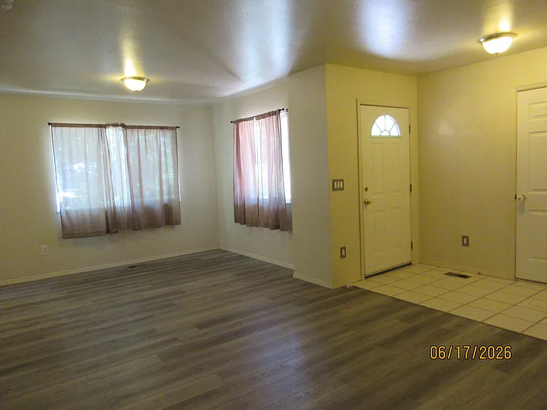 3 bed, 2.0 bath, $1,550 — Photo 8
