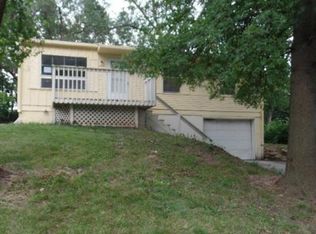 823 N 83rd Dr, Kansas City, KS 66112