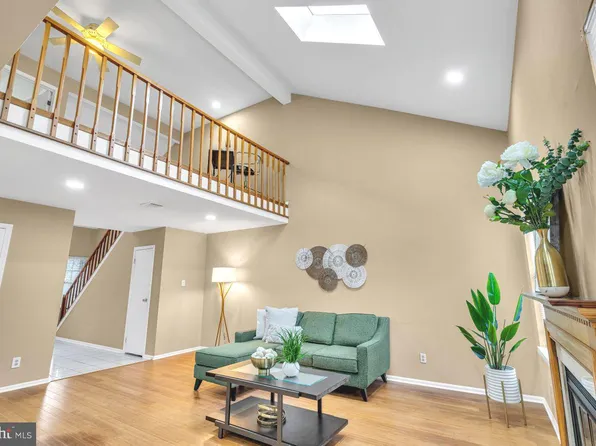 11 Gail Ct, Robbinsville, NJ 08691