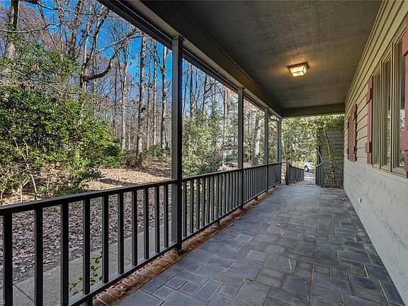3rd image of 5612 Lindenshire Dr