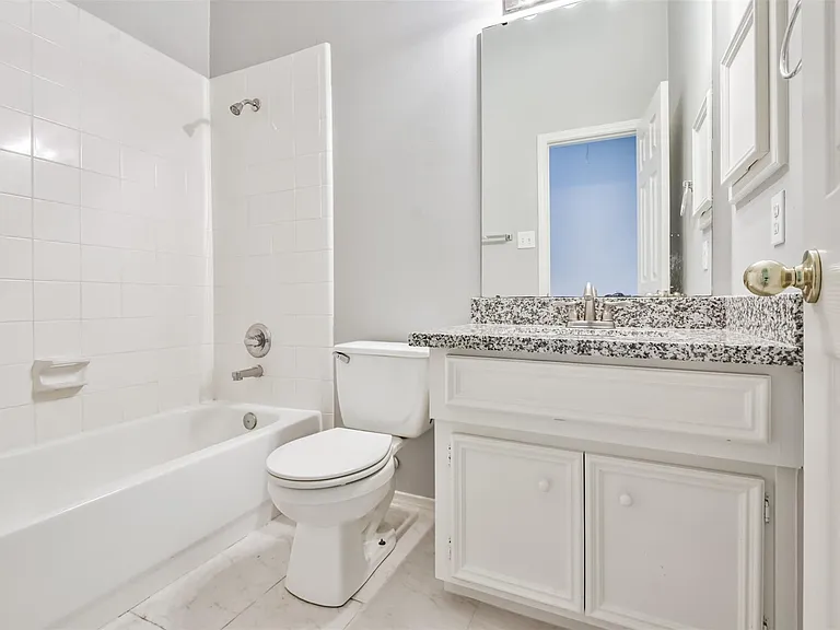18802 Half Volley Cir — Photo 39