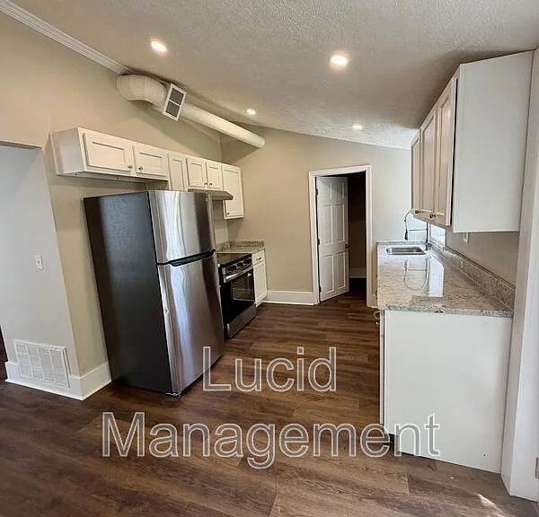 1808 Culbertson Ave — Photo 3