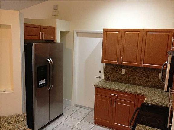 4th image of 1349 Presidio Dr