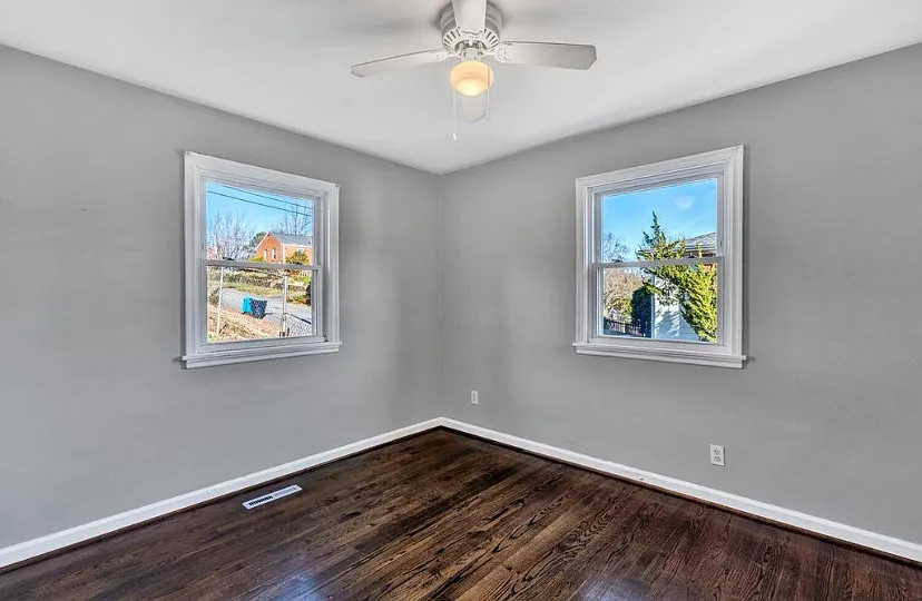 2 bed, 1000 sqft, $1,700 — Photo 2