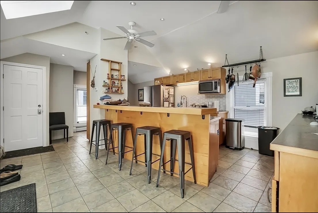 3 bed, 1448 sqft, $3,100 — Photo 1