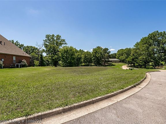 3rd image of 2612 Carrington Pointe Rd