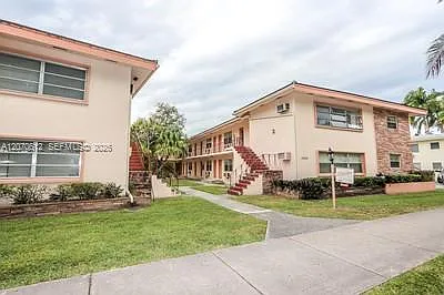 1250 S Alhambra Cir #18 — Photo 3