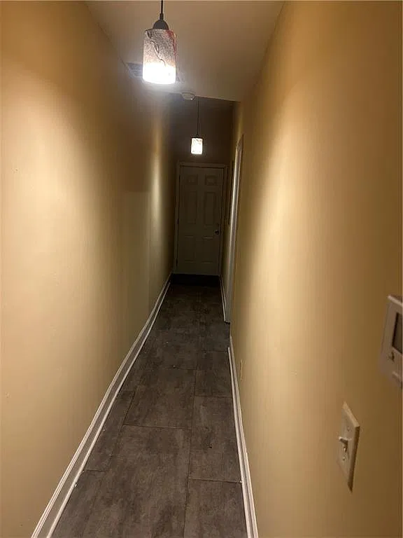 2 bed, 1.0 bath, 772 sqft, $1,100 — Photo 1