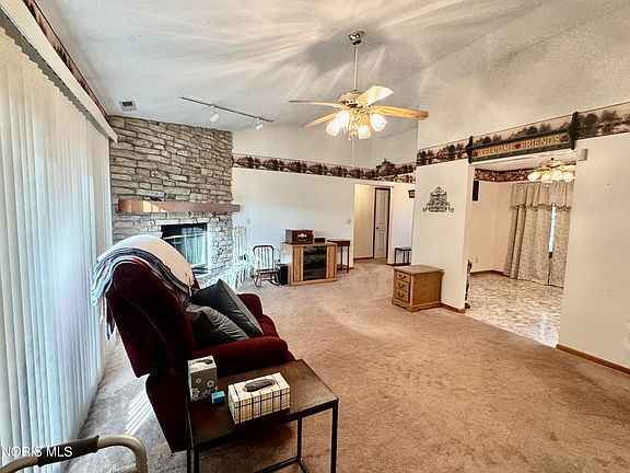 5th image of 108 Laurie Dr