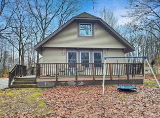 110 Beach Cir, Leroy, MI 49655
