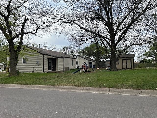 2nd image of 725 N Georgie Ave
