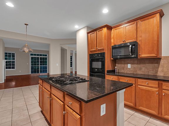 4th image of 3783 Mary Evelyn Way