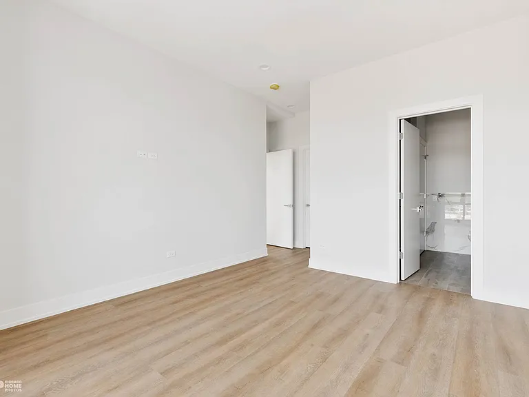 3207 N Lawndale Ave #401 — Photo 16