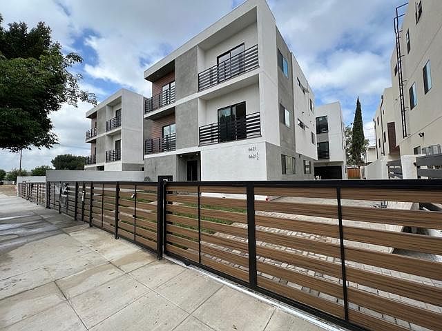 1st image of 6619 Beck Ave #6621.5